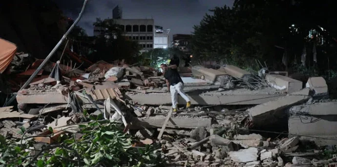 Venezuela Earthquake 2026 : Twin Quakes Hit Caracas, Thousands Feared Dead