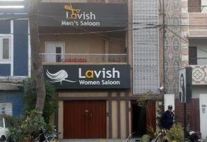 Lavish Salon in Johar is a standout. Reviewers repeatedly praise the salon for fast