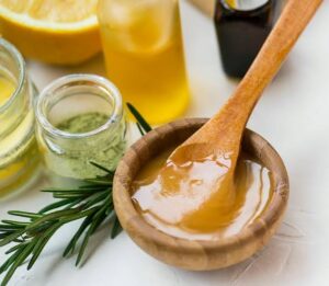 natural skin care ingredient including turmeric, aloe vera, and green tea for pigmentation