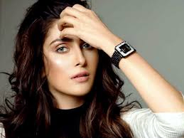 Ayza khan